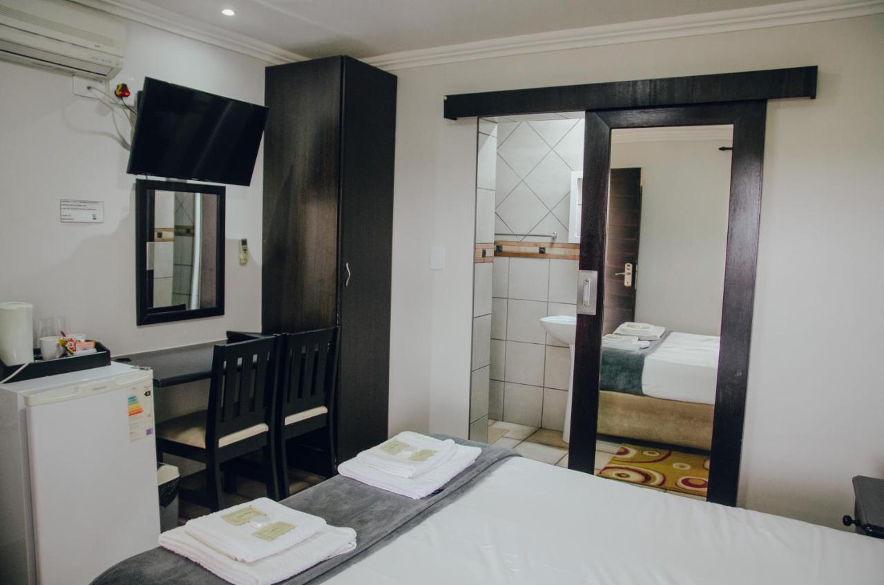 בוקסבורג Towers Lodge מראה חיצוני תמונה